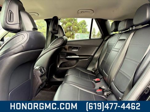 Used 2024 Mercedes-Benz GLC 300 image 15