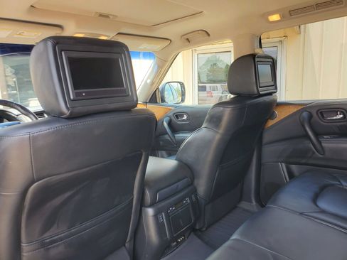 Used 2014 INFINITI QX80 4WD w/ Theater Package image 4
