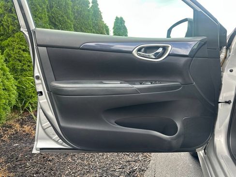 Used 2017 Nissan Sentra SR FWD image 8