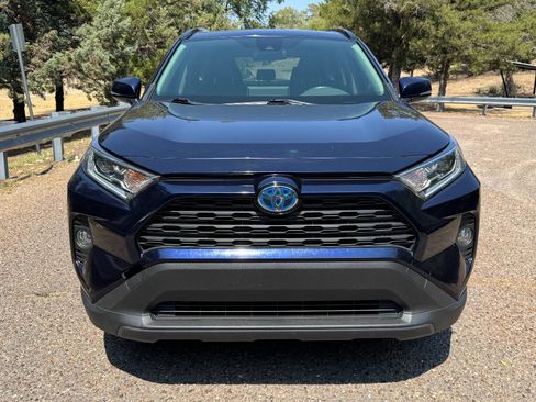 Used 2021 Toyota RAV4 XLE Premium AWD/4WD image 2