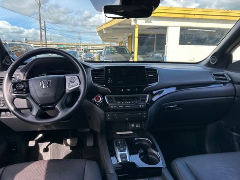 Used 2021 Honda Pilot Black Edition image 13