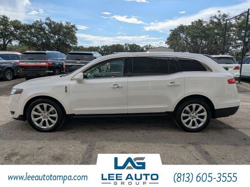 Used 2018 Lincoln MKT AWD image 7