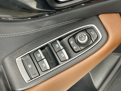 Used 2023 Subaru Outback Touring AWD/4WD image 18