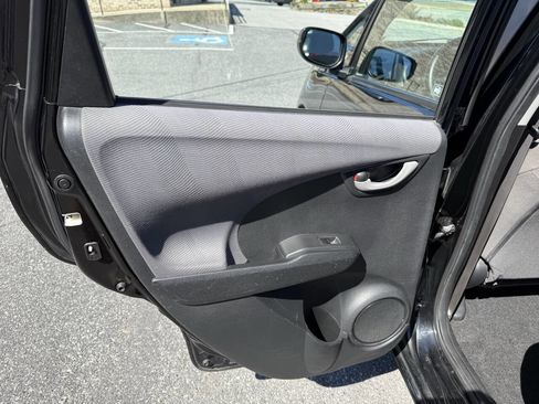 Used 2011 Honda Fit image 12