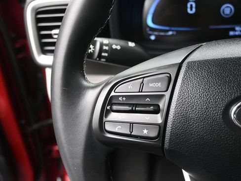 Used 2024 Hyundai Venue SEL FWD image 7