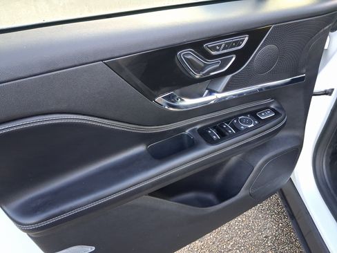 Certified 2023 Lincoln Corsair FWD image 13