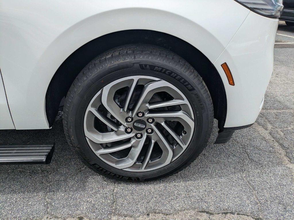 New 2027 Lincoln Navigator Reserve AWD/4WD image 11