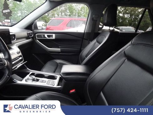 Used 2021 Ford Explorer XLT w/ Equipment Group 202A RWD image 8