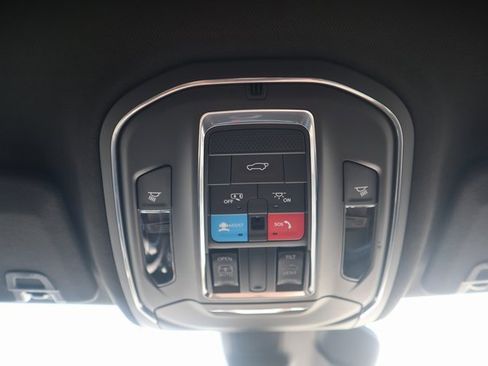 New 2025 Jeep Grand Cherokee L Altitude image 15