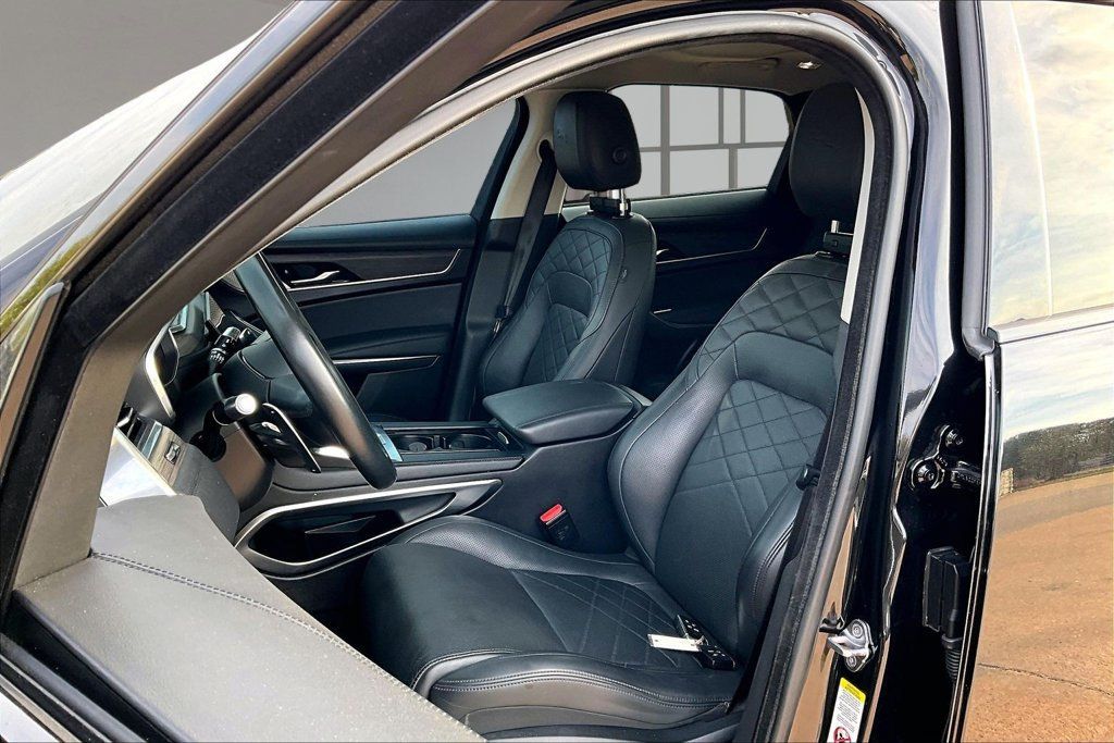 Used 2022 Jaguar F-PACE S AWD/4WD image 25
