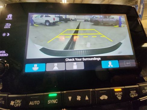 Used 2024 Honda Odyssey Touring image 18