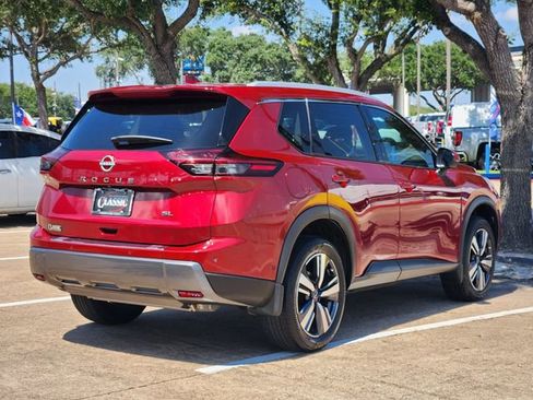 Used 2024 Nissan Rogue SL FWD image 7