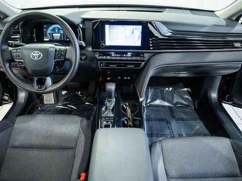 Used 2025 Toyota Camry LE image 17