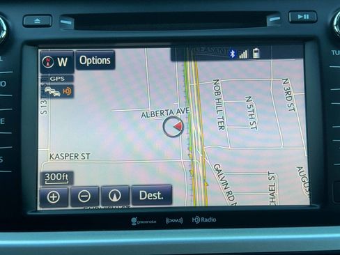 Used 2019 Toyota Highlander XLE image 44