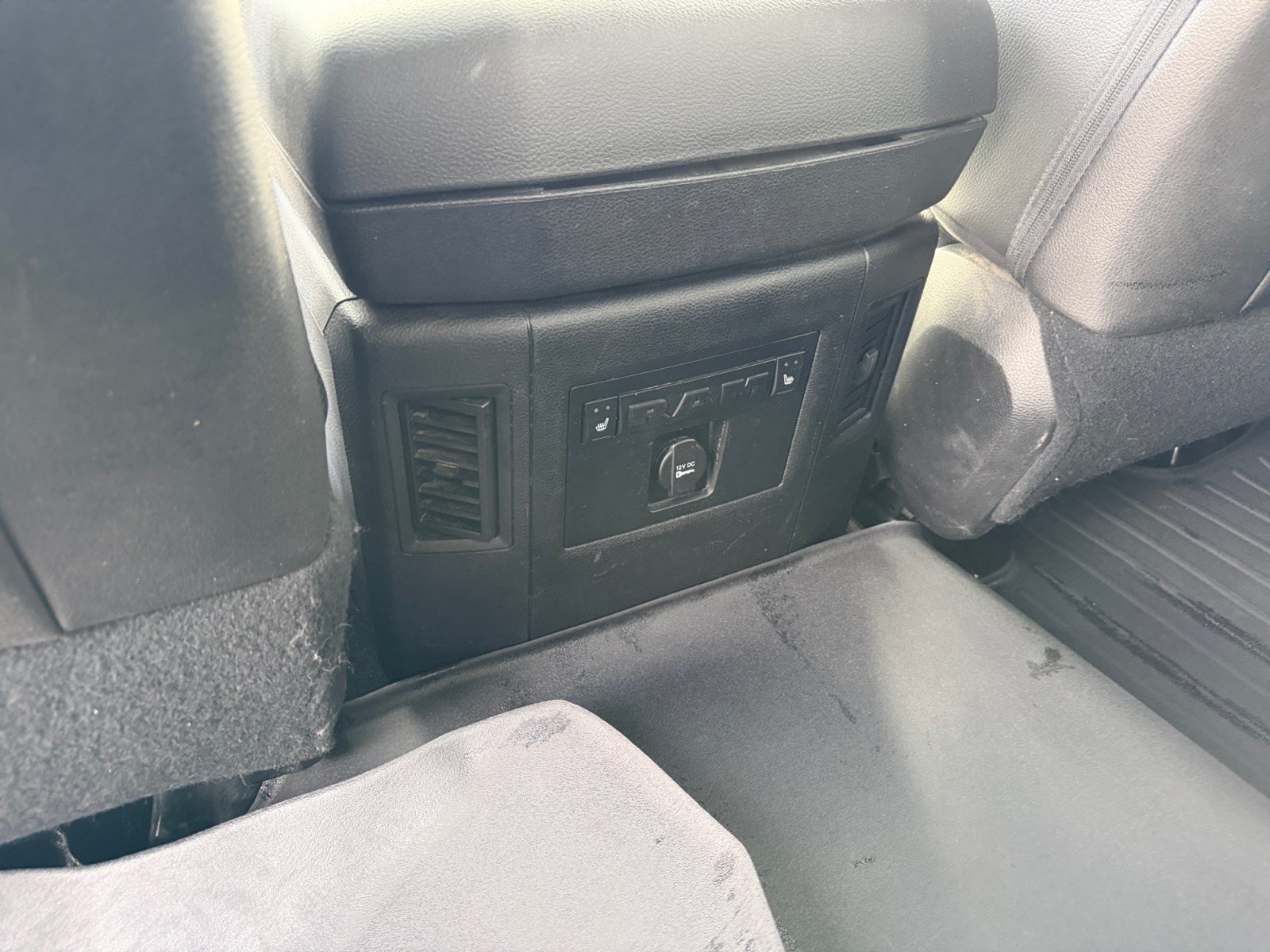 Used 2015 RAM 2500 Laramie w/ Convenience Group AWD/4WD image 30