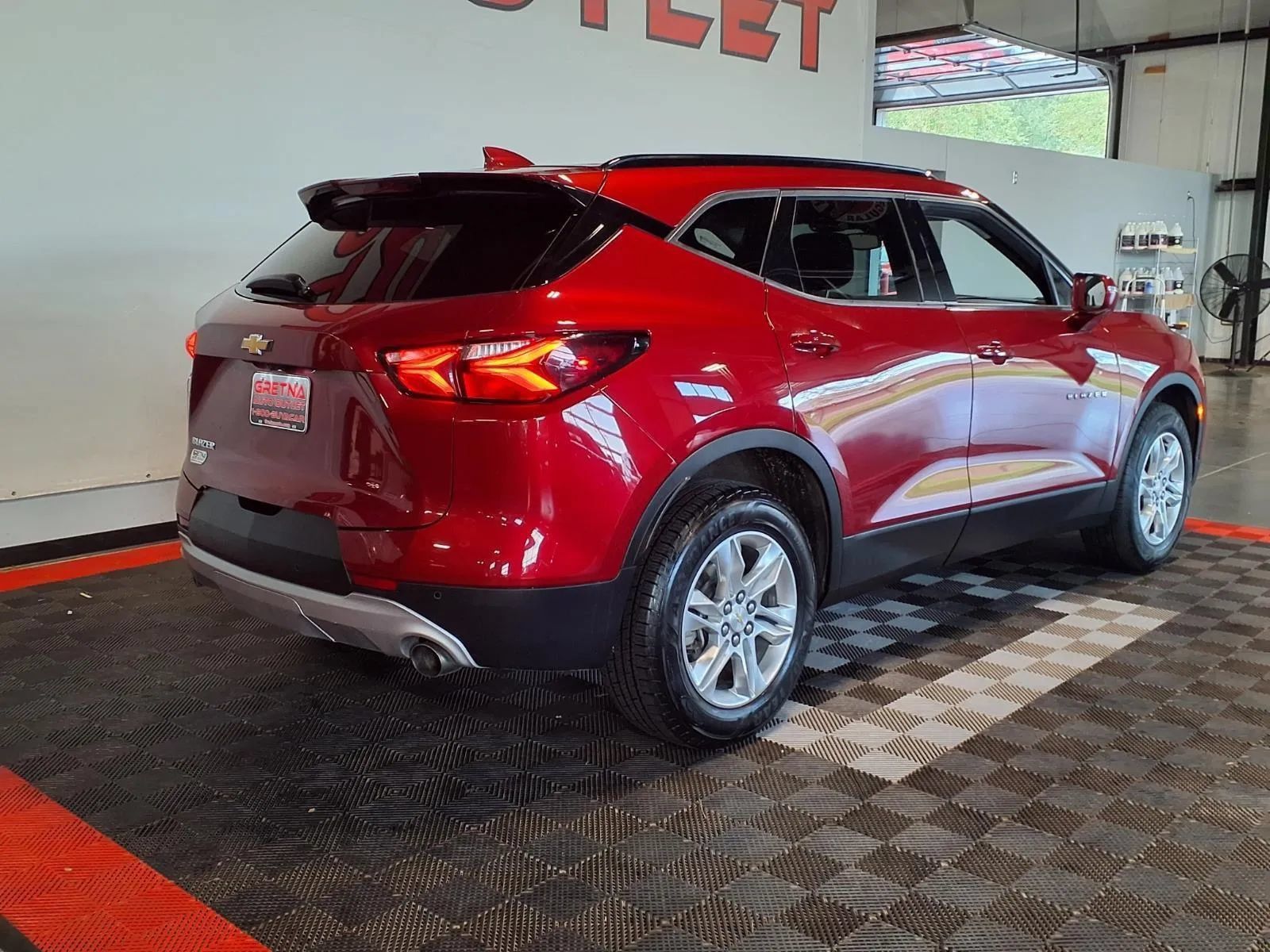 Used 2019 Chevrolet Blazer LT FWD image 9
