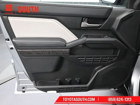 Used 2025 Toyota Tacoma Limited image 23