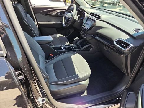 Certified 2023 Chevrolet TrailBlazer LT w/ Convenience Package FWD image 15