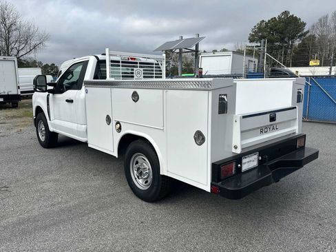 New 2024 Ford F250 XL w/ XL Chrome Package RWD image 5