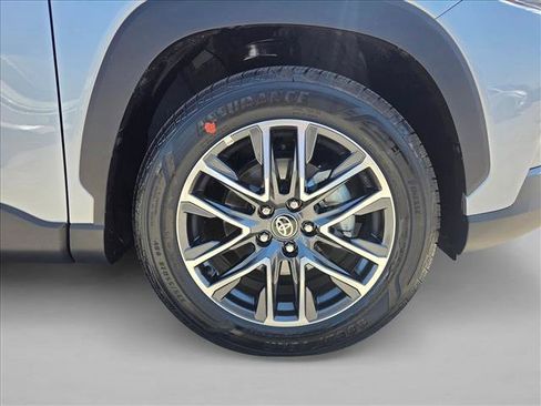Certified 2026 Toyota Corolla Cross XLE FWD image 18