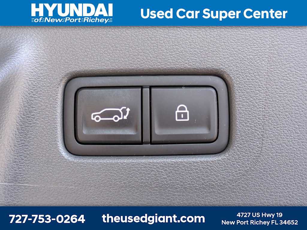 Used 2025 Hyundai Santa Fe SEL FWD image 13