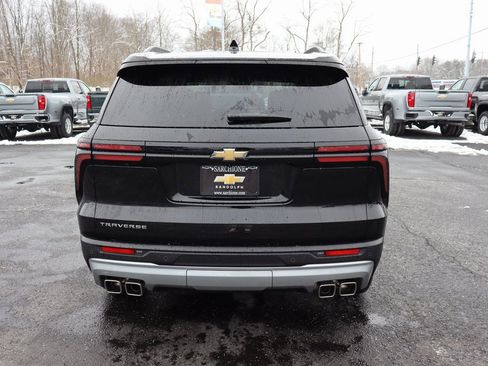 Used 2025 Chevrolet Traverse LT image 19