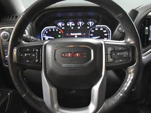 Used 2020 GMC Sierra 1500 SLT RWD image 15