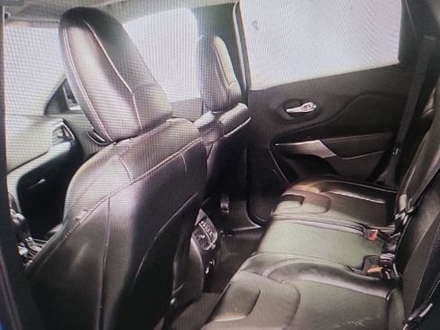 Used 2022 Jeep Cherokee Limited AWD/4WD image 13