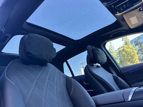 New 2026 Mercedes-Benz EQS 550 4MATIC SUV image 17