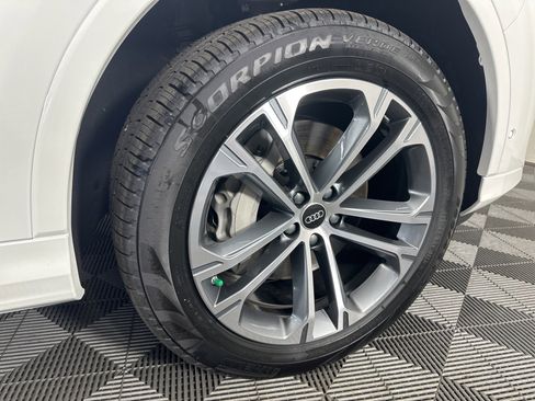 Certified 2025 Audi Q7 2.0T Premium Plus w/ Premium Plus Package image 9