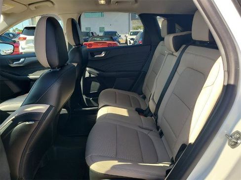 Certified 2022 Ford Escape Titanium image 11