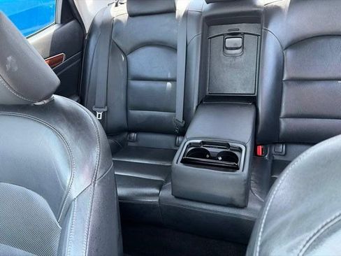 Used 2017 Kia Cadenza Premium w/ Luxury Package FWD image 31