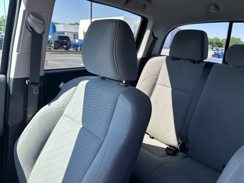 Used 2019 Toyota Tacoma SR5 AWD/4WD image 12