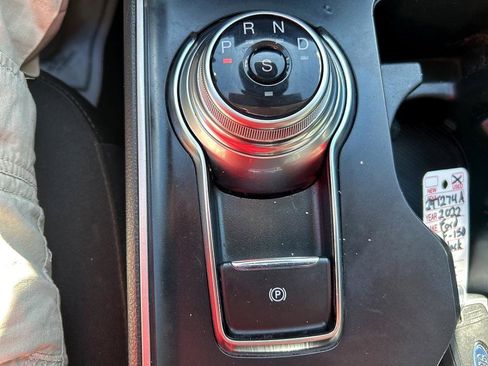 Used 2022 Ford Edge SE image 18