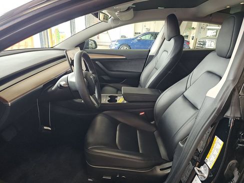 Used 2023 Tesla Model 3 Standard Range RWD image 2