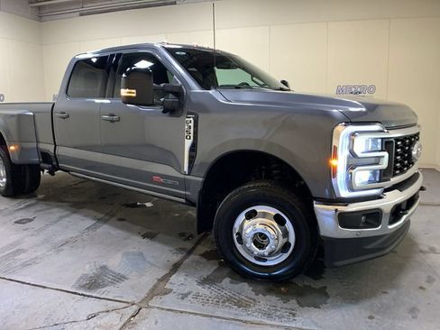 Certified 2025 Ford F350 Lariat w/ Lariat Ultimate Package AWD/4WD image 1
