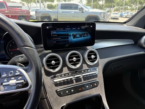 Used 2022 Mercedes-Benz GLC 300 image 19