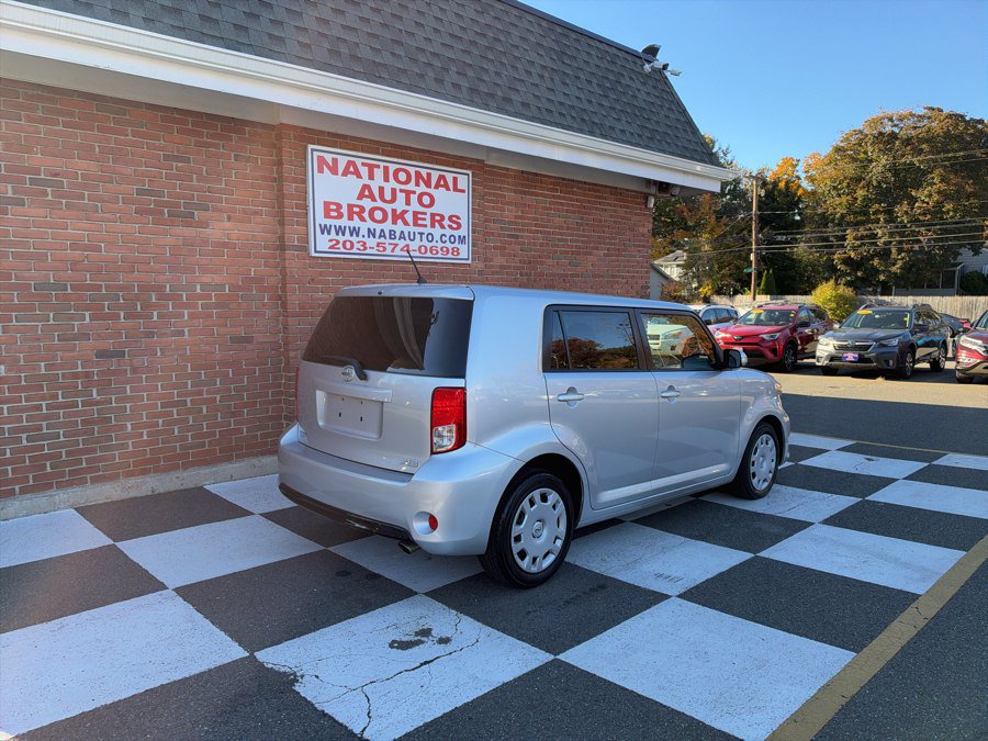 Used 2014 Scion xB FWD image 3