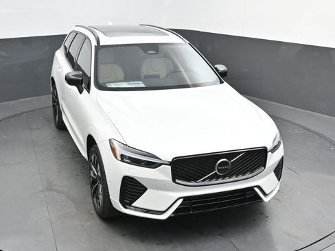 New 2026 Volvo XC60 B5 Plus w/ Protection Package Premier image 31