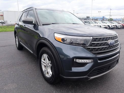Used 2022 Ford Explorer XLT w/ Equipment Group 202A AWD/4WD image 30