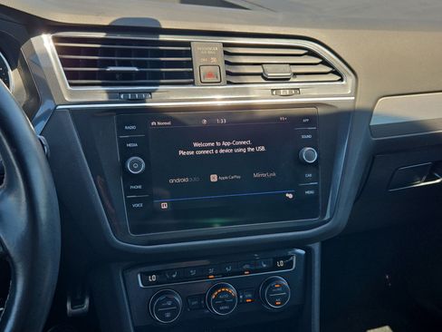 Used 2020 Volkswagen Tiguan SE R-Line w/ 3rd Row Seat Package AWD/4WD image 22