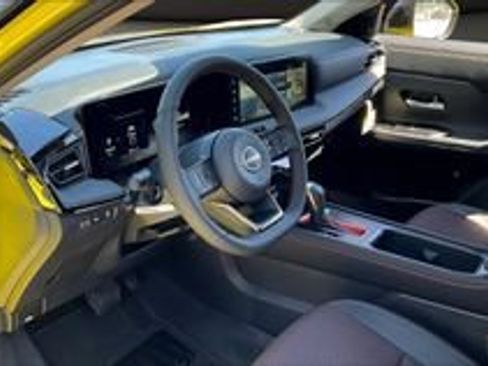 Certified 2025 Nissan Kicks SR w/ Interior Electronics Package image 7