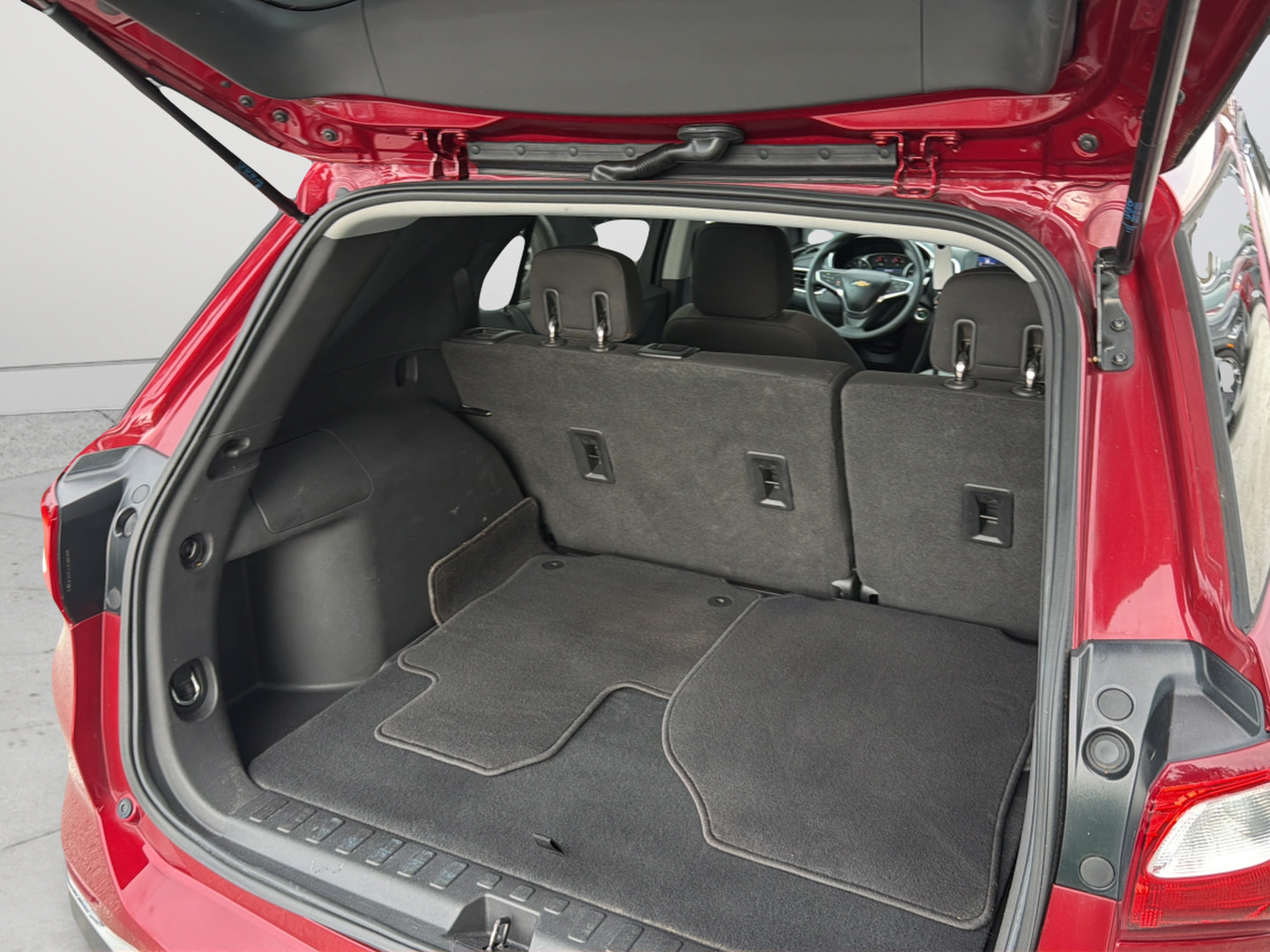 Used 2020 Chevrolet Equinox LT FWD image 34