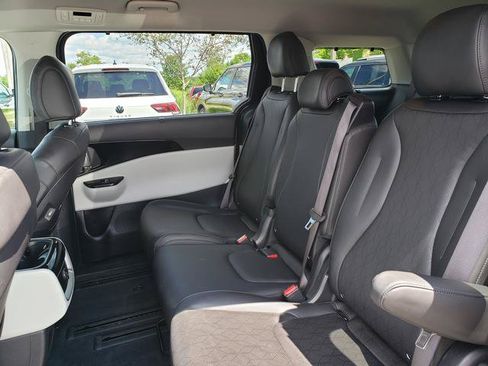 Certified 2024 Kia Carnival EX FWD image 15