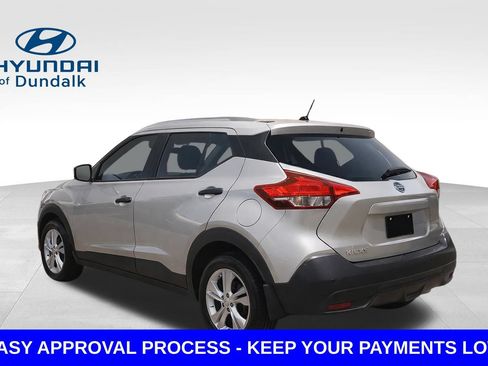 Used 2019 Nissan Kicks S FWD image 2