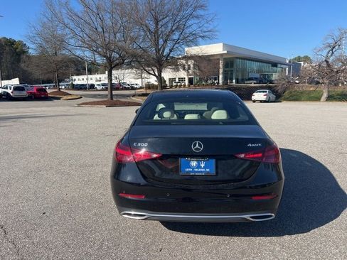 Used 2023 Mercedes-Benz C 300 4MATIC Sedan image 4