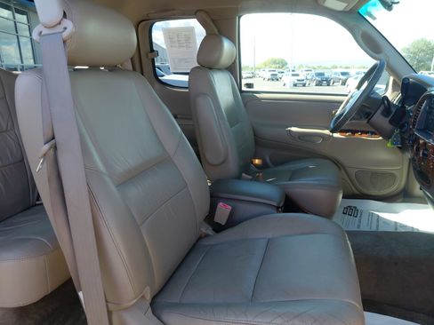 Used 2001 Toyota Tundra Limited w/ Off-Road Pkg AWD/4WD image 29
