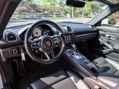 Used 2018 Porsche 718 Cayman S RWD image 20