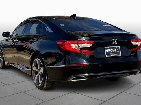 Used 2018 Honda Accord Touring image 11