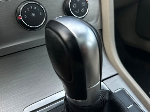 Used 2015 Volkswagen Golf TDI SE image 24